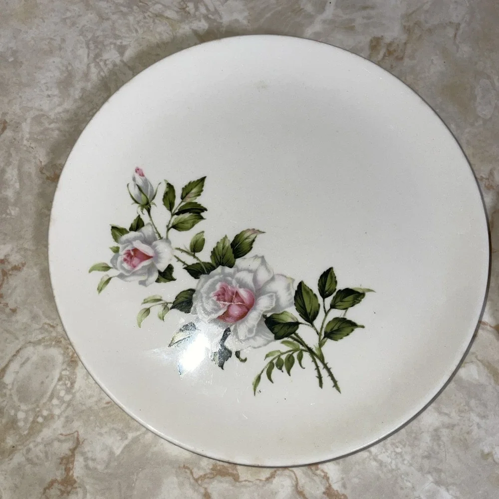 Pair of MINT! Crooksville‎ vintage saucers white roses with leaves, USA I-X